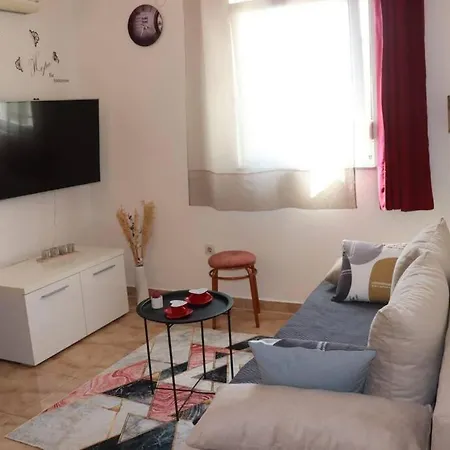 Kikaso - Near Mall Of Split, Free Parking Appartement *