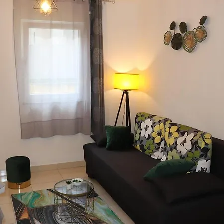 Kikaso - Near Mall Of Split, Free Parking *