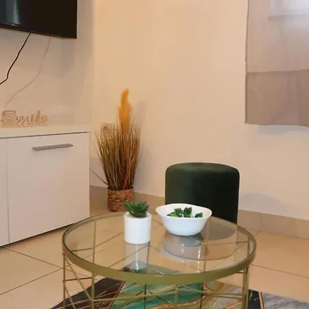 Kikaso - Near Mall Of Split, Free Parking Apartamento