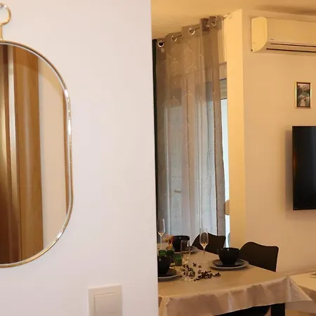 Kikaso - Near Mall Of Split, Free Parking *