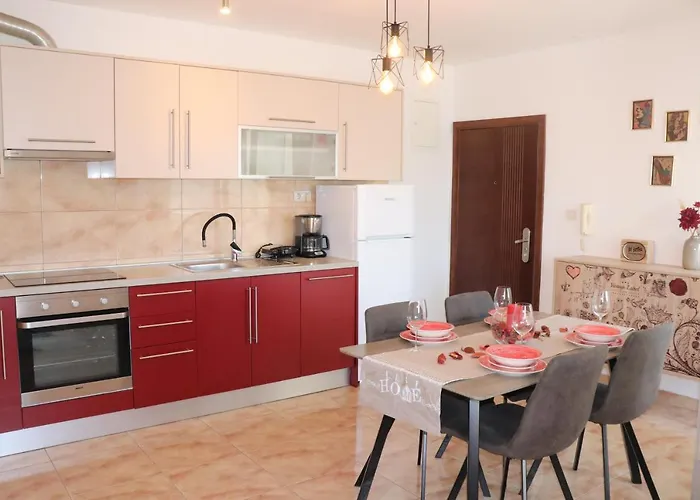 Kikaso - Near Mall Of Split, Free Parking Split