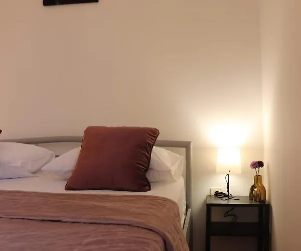 Kikaso - Near Mall Of Split, Free Parking