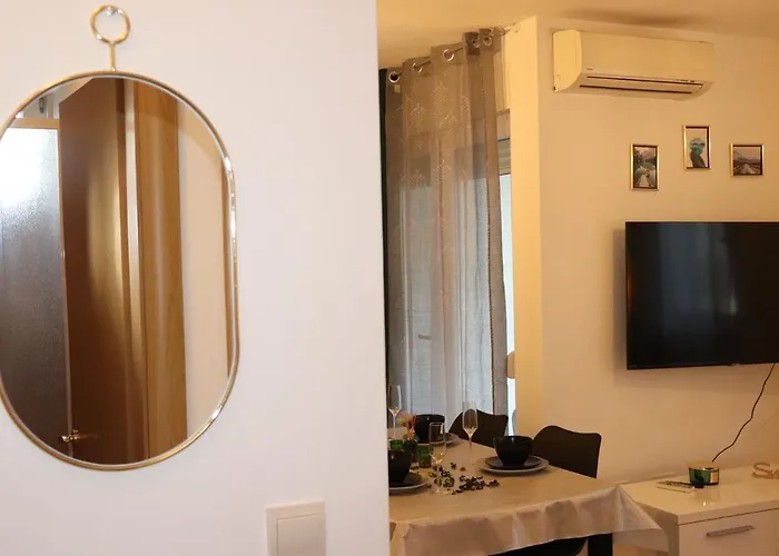 Kikaso - Near Mall Of Split, Free Parking *